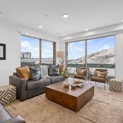 Kings Crown Ski In/Out 2BR