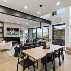 Walk to Sunrise Gondola • 5BR Townhome w/ Hot Tub