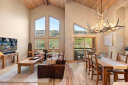 3BR Near Slopes & Main | Hot Tub + Modern Comfort - Image 4