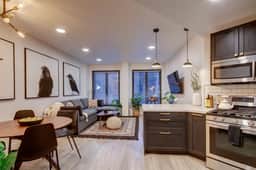 The Sanctuary on Main Modern 1BR Walk to Town Lift - Image 4