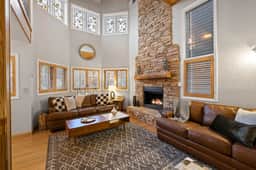 Old Town 3BR | Steps to Town Lift & Main St - Image 3