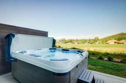 3BR Canyons Villa, Walk to Ski Lift, Hot Tub Views - Image 2