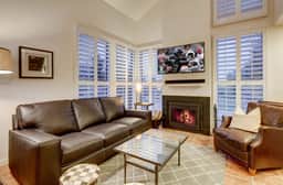 Spacious Three Kings 2BR Townhouse - Walk to Lift! - Image 5