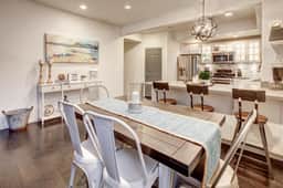 The Daly Ave, Old Town 2BR/3BA, Walk to Main - Image 4