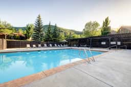 The Silver Spur | 5BR Cabin, Walk to PCMR - Image 2