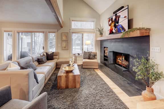 The Deer Lake - 4BR/4BA DV Ski Lodge, Hot Tub - Image 1