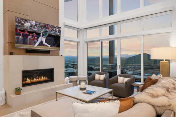 4BR Apex Ski In/Out Gem, Stunning Park City Views - Image 1