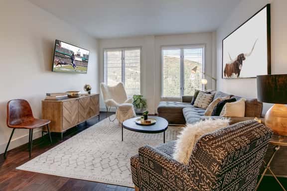 1BR Mountain Modern - Steps to Main St & Town Lift - Image 1