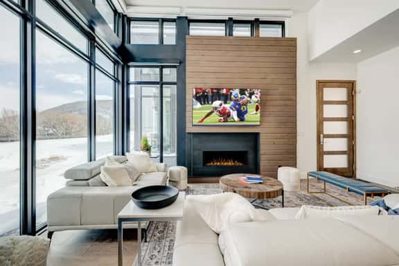 3BR Canyons Villa, Walk to Ski Lift, Hot Tub Views - Image 1
