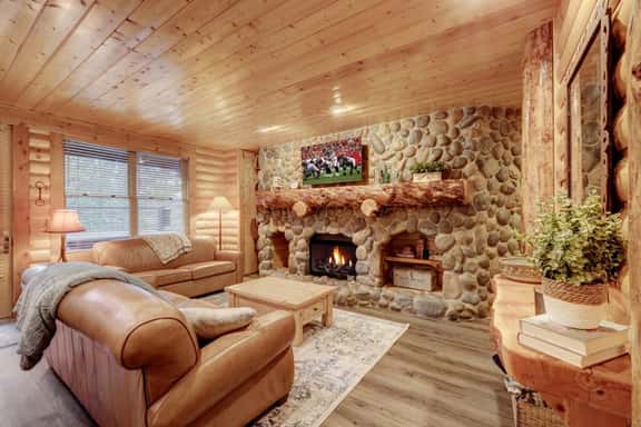 The Comstock Lodge - 2BR / 2BA, Walk to Deer Valley and Mins to Main Street! - Image 1