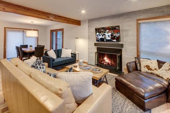 The Rossie - 3BR/3BA Lower DV Townhouse - Image 1