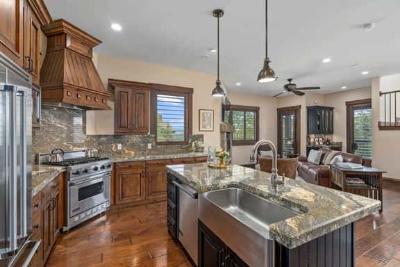 2BR Canyons Villa - Pool, Hot Tub, Walk to Lifts - Image 1