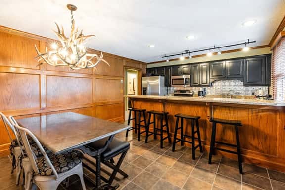 Jefferson House 3BR, Steps to Main, Walk to Skiing - Image 1