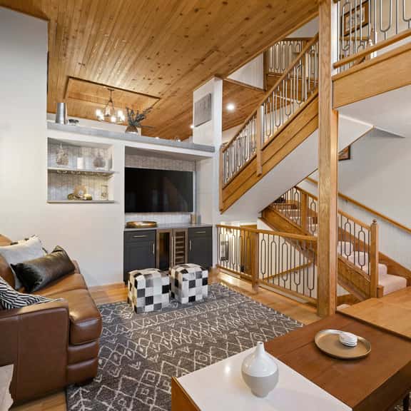 Old Town 3BR | Steps to Town Lift & Main St - Image 1