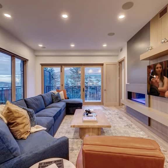 The Kings Crown | New Ski In Out 1BR at PC Base - Image 1