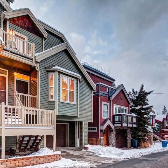 The Daly Ave, Old Town 2BR/3BA, Walk to Main - Image 1