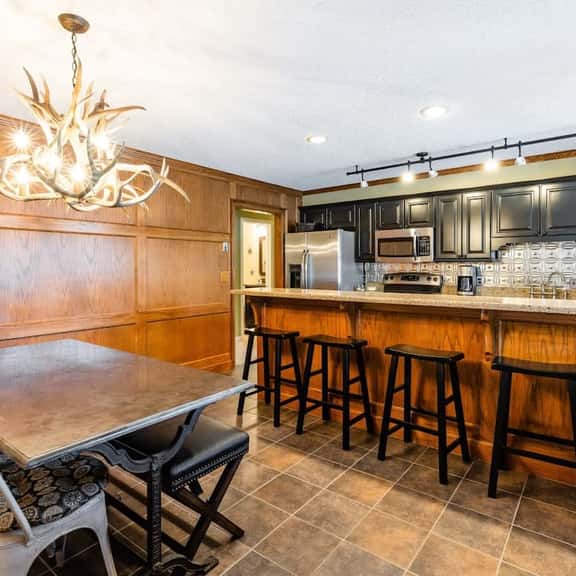 Jefferson House 3BR, Steps to Main, Walk to Skiing - Image 1