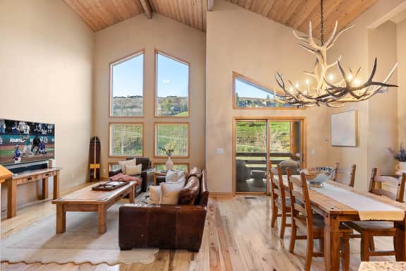 3BR Near Slopes & Main | Hot Tub + Modern Comfort - Image 4