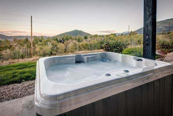The Frostwood Ski / Golf Villa - Hot Tub, Views - Image 5