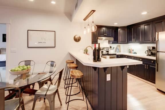 Town Lift Condo - 2BR/2BA Newly Renovated on Main - Image 4