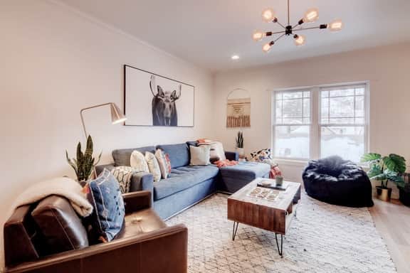 Town Lift Condo - 2BR/2BA Newly Renovated on Main - Image 2