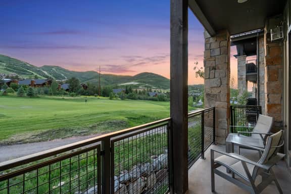 The Blackstone 2BR Walk to Lifts, Pool, Hot Tub - Image 2