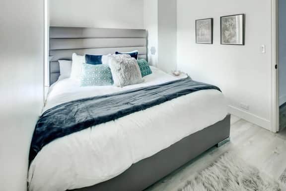 The Galleria on Main - 1BR in middle of Main! - Image 5