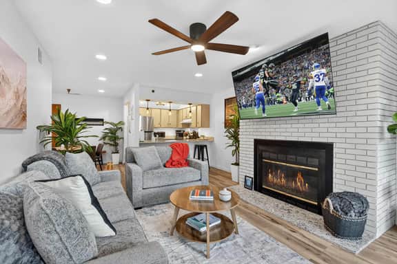 Walk to PCMR • Chic Top-Floor Mountain Condo - Image 4