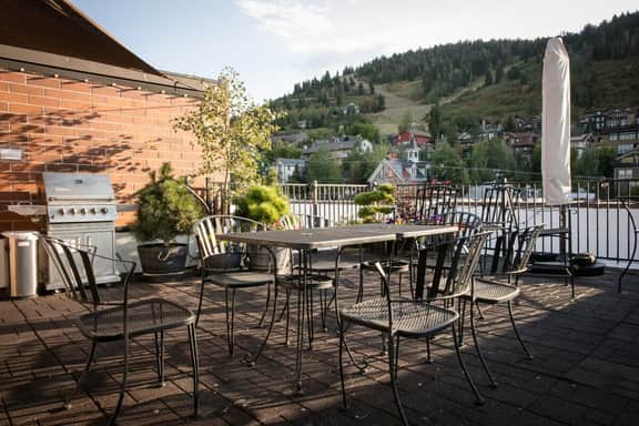 The Pioneer on Main | 1BR, Walk to Town Lift - Image 2