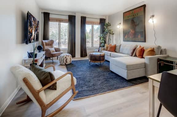 The Pioneer on Main | 1BR, Walk to Town Lift - Image 5