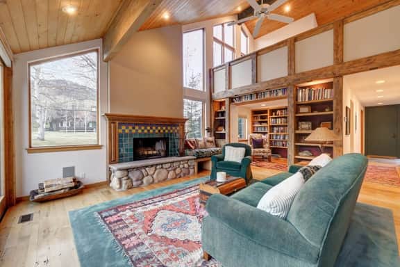 The Silver Spur | 5BR Cabin, Walk to PCMR - Image 4